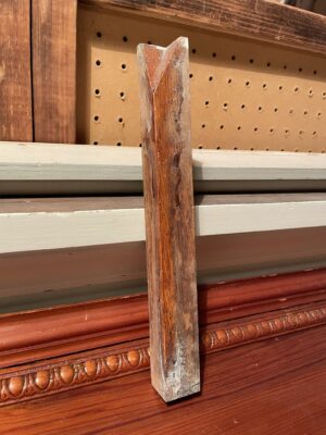 Notched Top Baseboard Corner